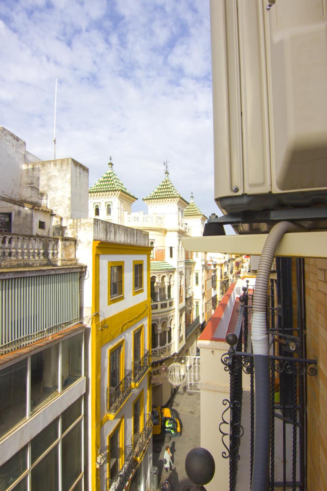 Rentalsevilla En El Centro Historico Sevillano Exterior photo